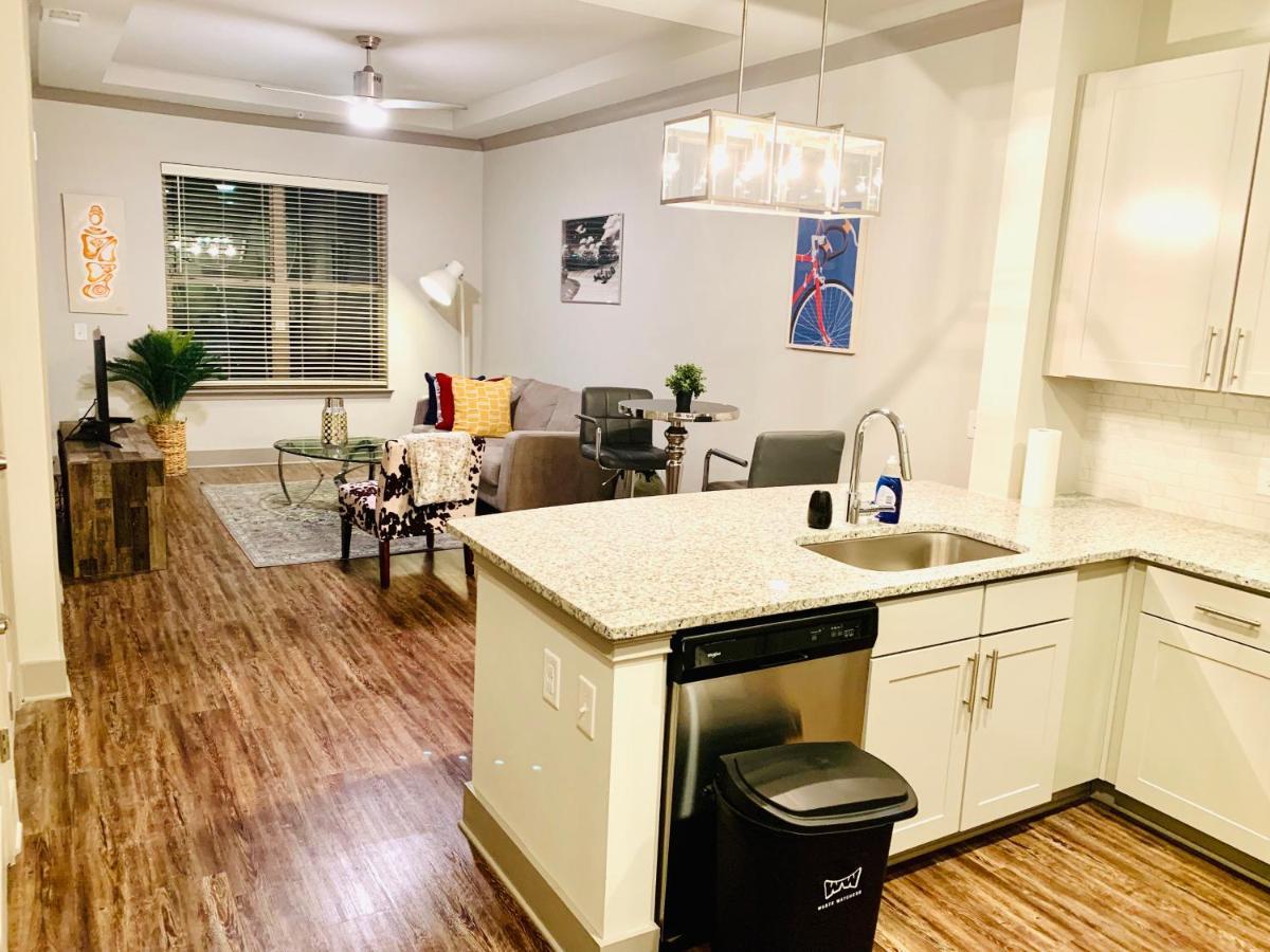 Luxurious And Cozy Apartment In Heart Of Buckhead Атланта Екстер'єр фото