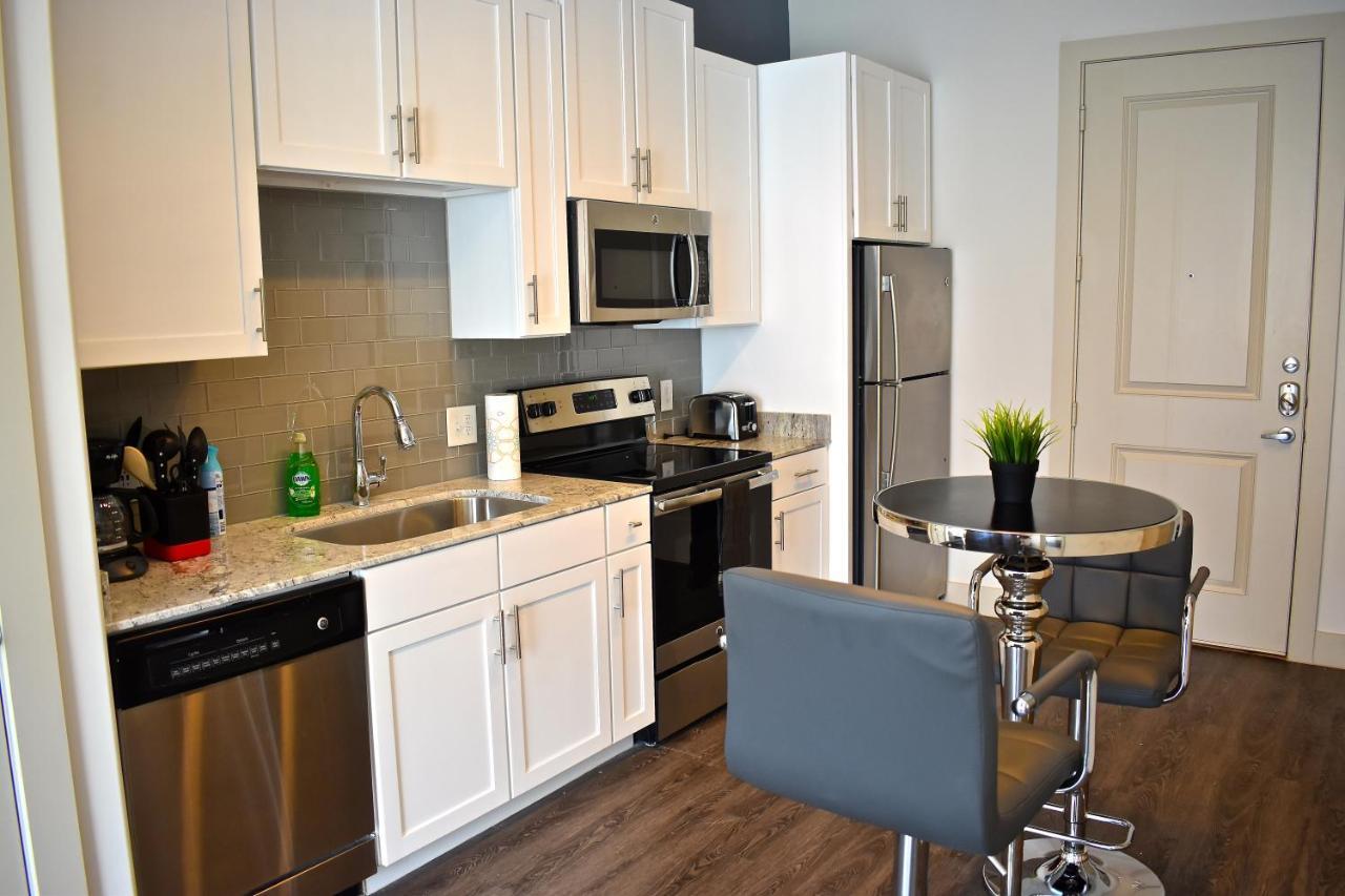 Luxurious And Cozy Apartment In Heart Of Buckhead Атланта Екстер'єр фото